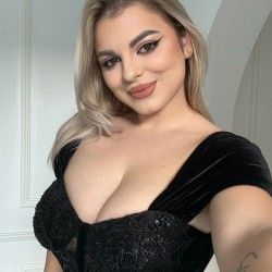 Roselyyn01